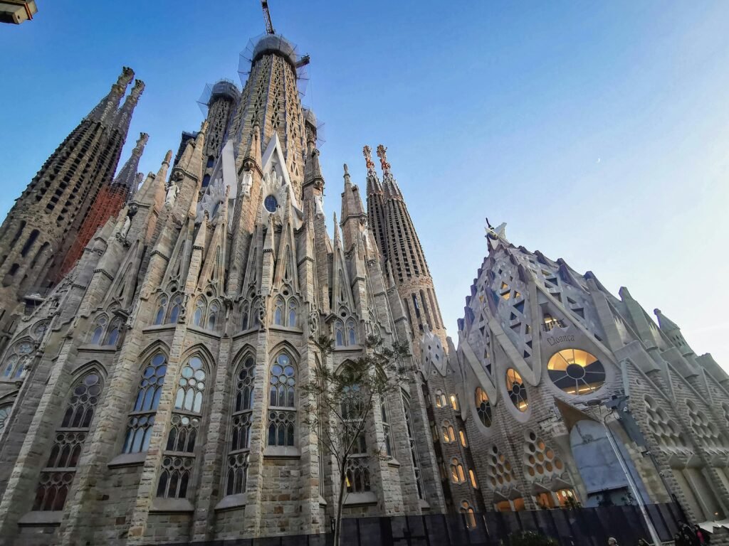 image-barcelona-sagradarada Familia basilica in Barcelona illuminated at dusk